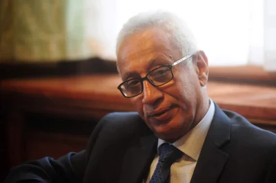 السفير أحمد ناجي: لماذا يجب ألا يسمح العالم بأن يصبح باب المندب “هرمز أخرى”؟