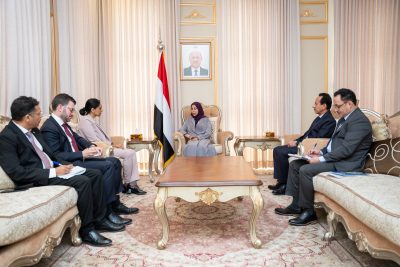 وزيرة الخارجية تبحث مع السفيرة البريطانية تعزيز العلاقات ومستجدات الأوضاع في اليمن